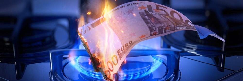 가스에 불이 붙은 500유로 지폐